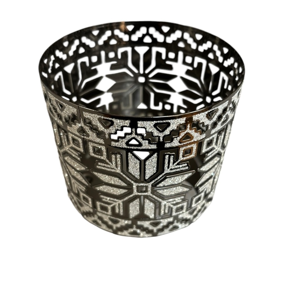 NWT bath body works silver glitter snowflake candle holder
